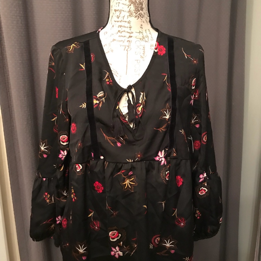 Old navy top size medium